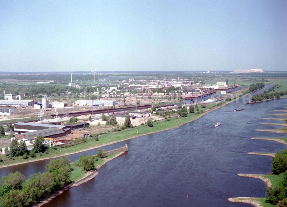 Magdeburg / Sachsen - Anhalt from the bird's eye view: Ausbau des Abstiegskanales am Binnenhafen Magdeburg in Sachsen - Anhalt. Magdeburger Hafen GmbH, Saalestraße 20, 39126 Magdeburg Herr Zelder (0391-5939162)