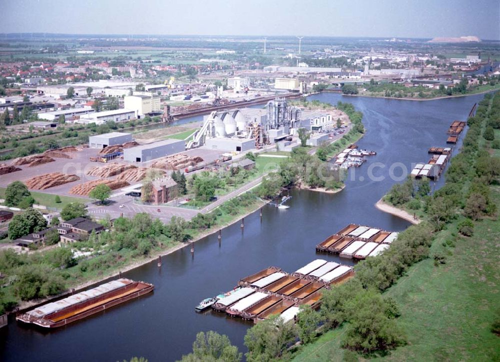 Aerial photograph Magdeburg / Sachsen - Anhalt - Ausbau des Abstiegskanales am Binnenhafen Magdeburg in Sachsen - Anhalt. Magdeburger Hafen GmbH, Saalestraße 20, 39126 Magdeburg Herr Zelder (0391-5939162)