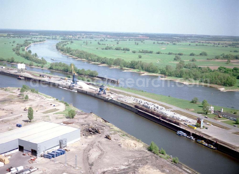 Magdeburg / Sachsen - Anhalt from the bird's eye view: Ausbau des Abstiegskanales am Binnenhafen Magdeburg in Sachsen - Anhalt. Magdeburger Hafen GmbH, Saalestraße 20, 39126 Magdeburg Herr Zelder (0391-5939162)