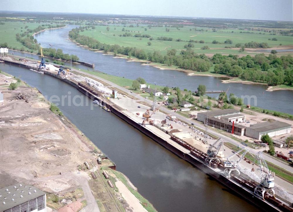 Aerial photograph Magdeburg / Sachsen - Anhalt - Ausbau des Abstiegskanales am Binnenhafen Magdeburg in Sachsen - Anhalt. Magdeburger Hafen GmbH, Saalestraße 20, 39126 Magdeburg Herr Zelder (0391-5939162)