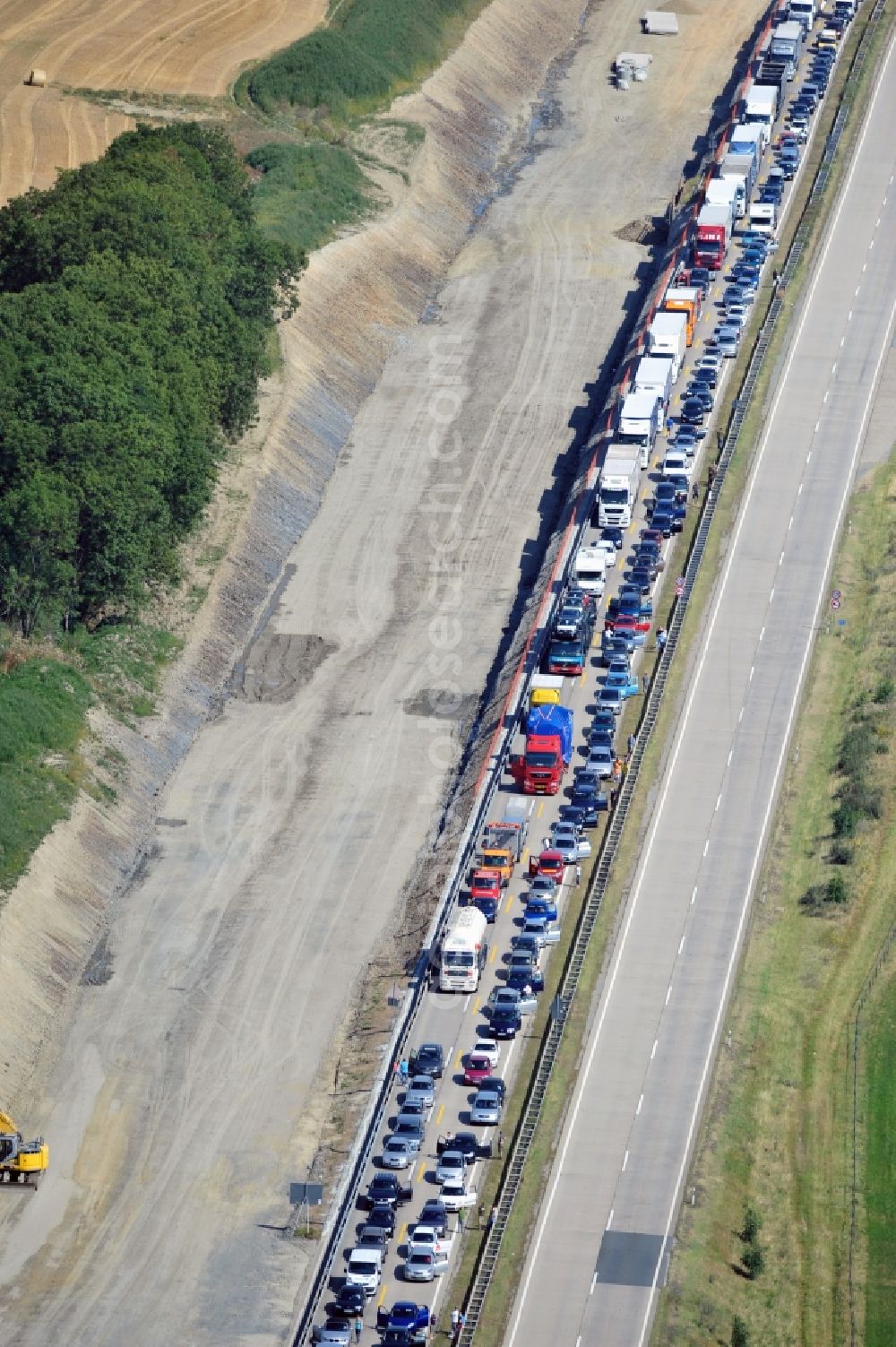 Aerial image Dittersdorf - Buildings and route of the motorway A9 motorway with four lanes now. Currently, reconstruction, expansion and new construction work is underway for the six-lane expansion of Highway 9 between Triptis and Schleiz by Wayss & Freytag Ingenieurbau and EUROVIA VINCI