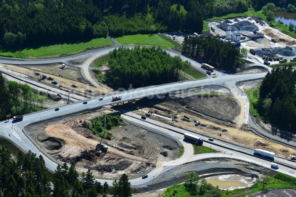 Aerial image Dittersdorf - Buildings and route of the motorway A9 motorway with four lanes now. Currently, reconstruction, expansion and new construction work is underway for the six-lane expansion of Highway 9 between Triptis and Schleiz by Wayss & Freytag Ingenieurbau and EUROVIA VINCI