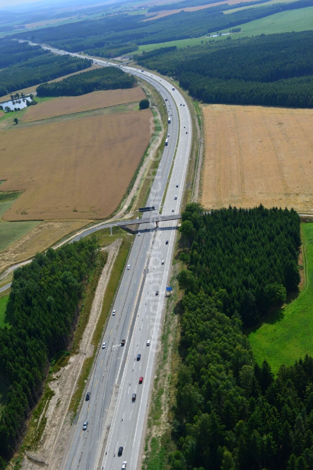 Aerial image Dittersdorf - Buildings and route of the motorway A9 motorway with four lanes now. Currently, reconstruction, expansion and new construction work is underway for the six-lane expansion of Highway 9 between Triptis and Schleiz by Wayss & Freytag Ingenieurbau and EUROVIA VINCI