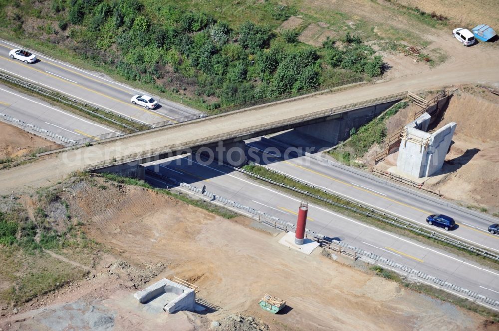 Aerial image Görkwitz - Buildings and route of the motorway A9 motorway with four lanes now. Currently, reconstruction, expansion and new construction work is underway for the six-lane expansion of Highway 9 between Triptis and Schleiz by Wayss & Freytag Ingenieurbau and EUROVIA VINCI in Thuringia