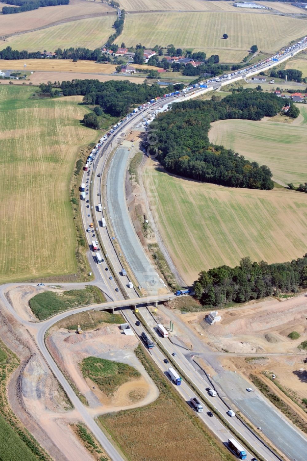 Lemnitz from the bird's eye view: Buildings and route of the motorway A9 motorway with four lanes now. Currently, reconstruction, expansion and new construction work is underway for the six-lane expansion of Highway 9 between Triptis and Schleiz by Wayss & Freytag Ingenieurbau and EUROVIA VINCI in Thuringia