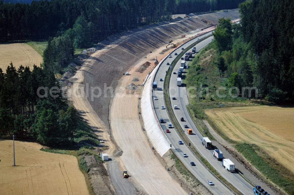 Lemnitz from the bird's eye view: Buildings and route of the motorway A9 motorway with four lanes now. Currently, reconstruction, expansion and new construction work is underway for the six-lane expansion of Highway 9 between Triptis and Schleiz by Wayss & Freytag Ingenieurbau and EUROVIA VINCI in Thuringia