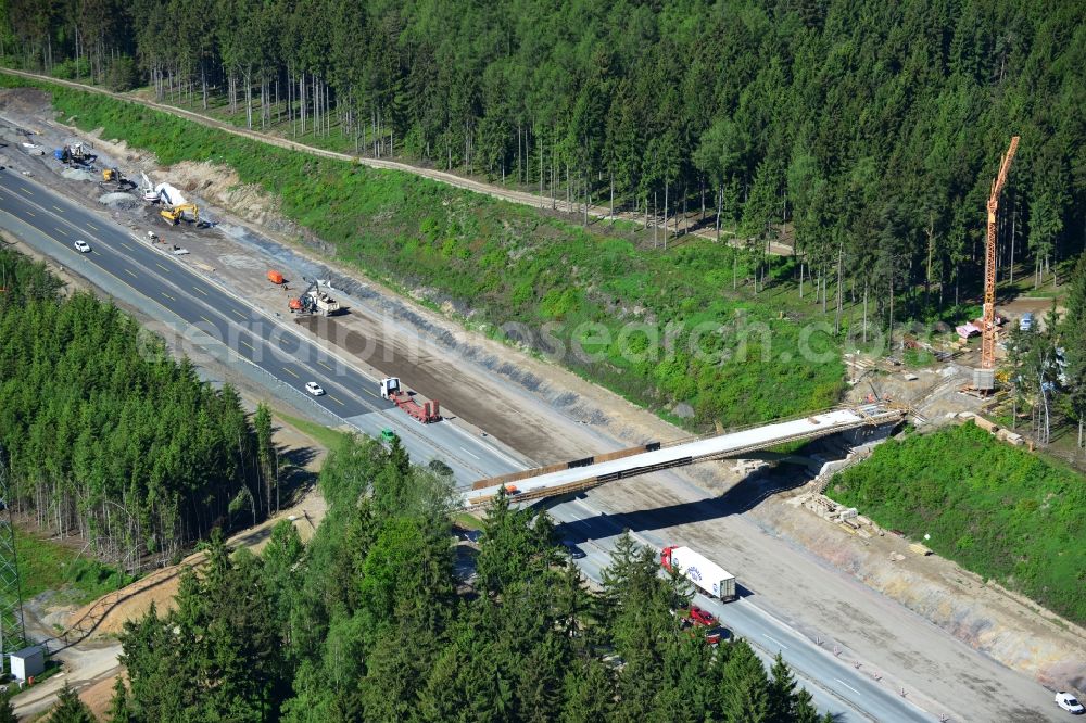 Aerial image Lemnitz - Buildings and route of the motorway A9 motorway with four lanes now. Currently, reconstruction, expansion and new construction work is underway for the six-lane expansion of Highway 9 between Triptis and Schleiz by Wayss & Freytag Ingenieurbau and EUROVIA VINCI in Thuringia