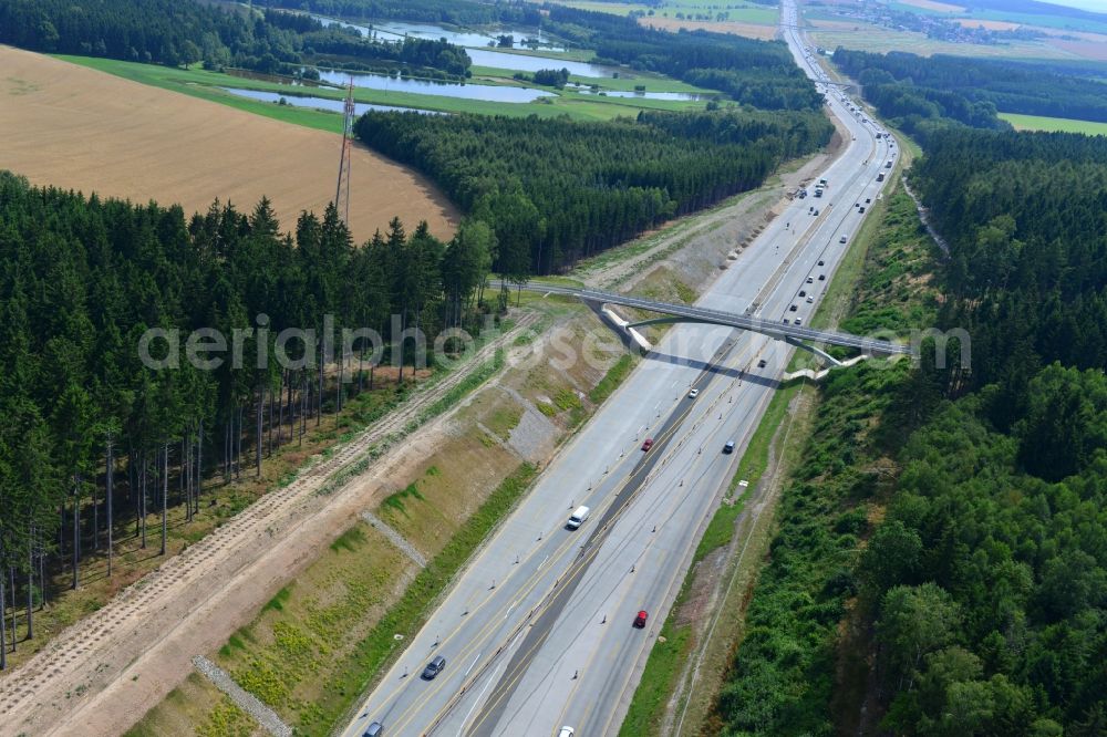 Lemnitz from the bird's eye view: Buildings and route of the motorway A9 motorway with four lanes now. Currently, reconstruction, expansion and new construction work is underway for the six-lane expansion of Highway 9 between Triptis and Schleiz by Wayss & Freytag Ingenieurbau and EUROVIA VINCI in Thuringia