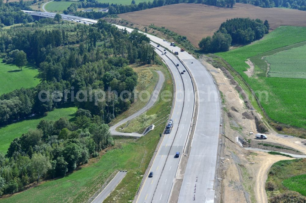 Aerial image Mönchgrün - Buildings and route of the motorway A9 motorway with four lanes now. Currently, reconstruction, expansion and new construction work is underway for the six-lane expansion of Highway 9near Moenchgruen by Wayss & Freytag Ingenieurbau and EUROVIA VINCI in Thuringia