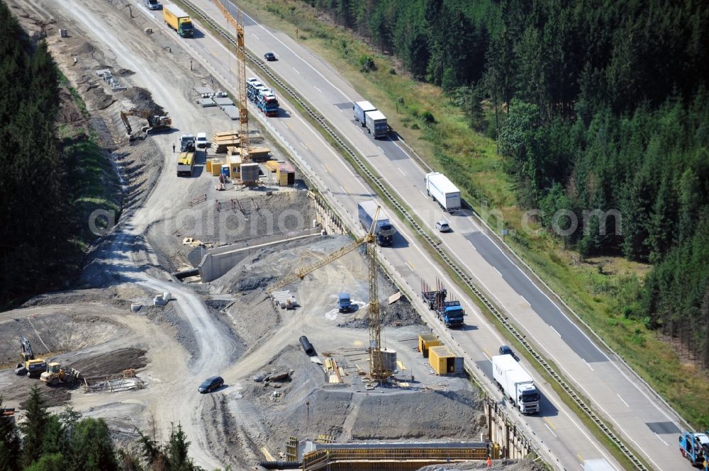 Aerial image Pahnstangen - Ausbau- Arbeiten und Baustellen an der Streckenführung der BAB Bundesautobahn A9 bei Pahnstangen in Thüringen. Derzeit laufen Umbau-, Erweiterungs- und Neubauarbeiten für den sechsspurigen Ausbau der Autobahn 9 zwischen Triptis und Schleiz in Thüringen durch die Arbeitsgemeinschaft ARGE Wayss