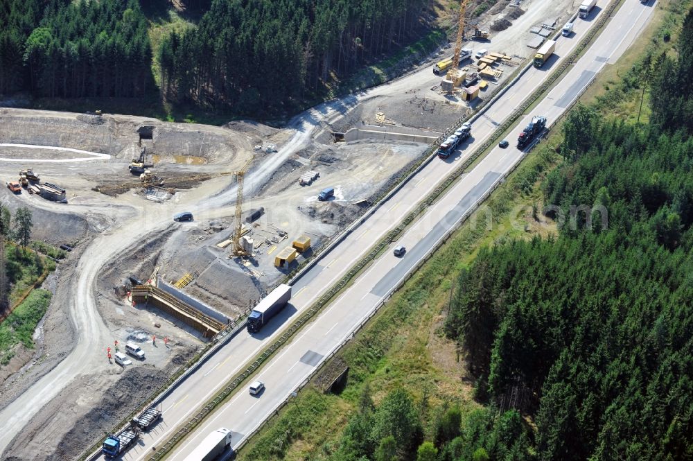 Pahnstangen from the bird's eye view: Ausbau- Arbeiten und Baustellen an der Streckenführung der BAB Bundesautobahn A9 bei Pahnstangen in Thüringen. Derzeit laufen Umbau-, Erweiterungs- und Neubauarbeiten für den sechsspurigen Ausbau der Autobahn 9 zwischen Triptis und Schleiz in Thüringen durch die Arbeitsgemeinschaft ARGE Wayss