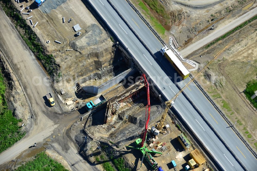 Aerial image Pahnstangen - Buildings and route of the motorway A9 motorway with four lanes now. Currently, reconstruction, expansion and new construction work is underway for the six-lane expansion of Highway 9 between Triptis and Schleiz by Wayss & Freytag Ingenieurbau and EUROVIA VINCI in Thuringia