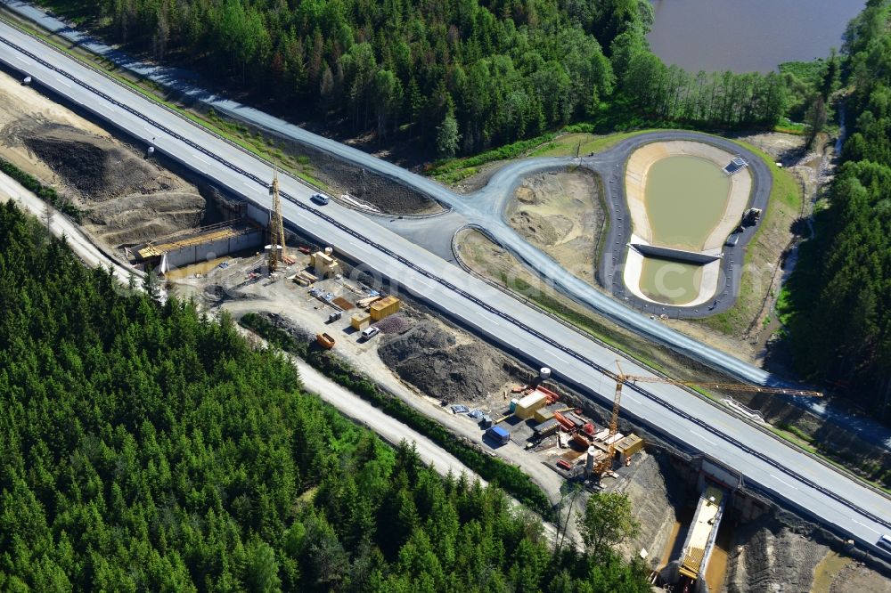 Aerial image Pahnstangen - Buildings and route of the motorway A9 motorway with four lanes now. Currently, reconstruction, expansion and new construction work is underway for the six-lane expansion of Highway 9 between Triptis and Schleiz by Wayss & Freytag Ingenieurbau and EUROVIA VINCI in Thuringia