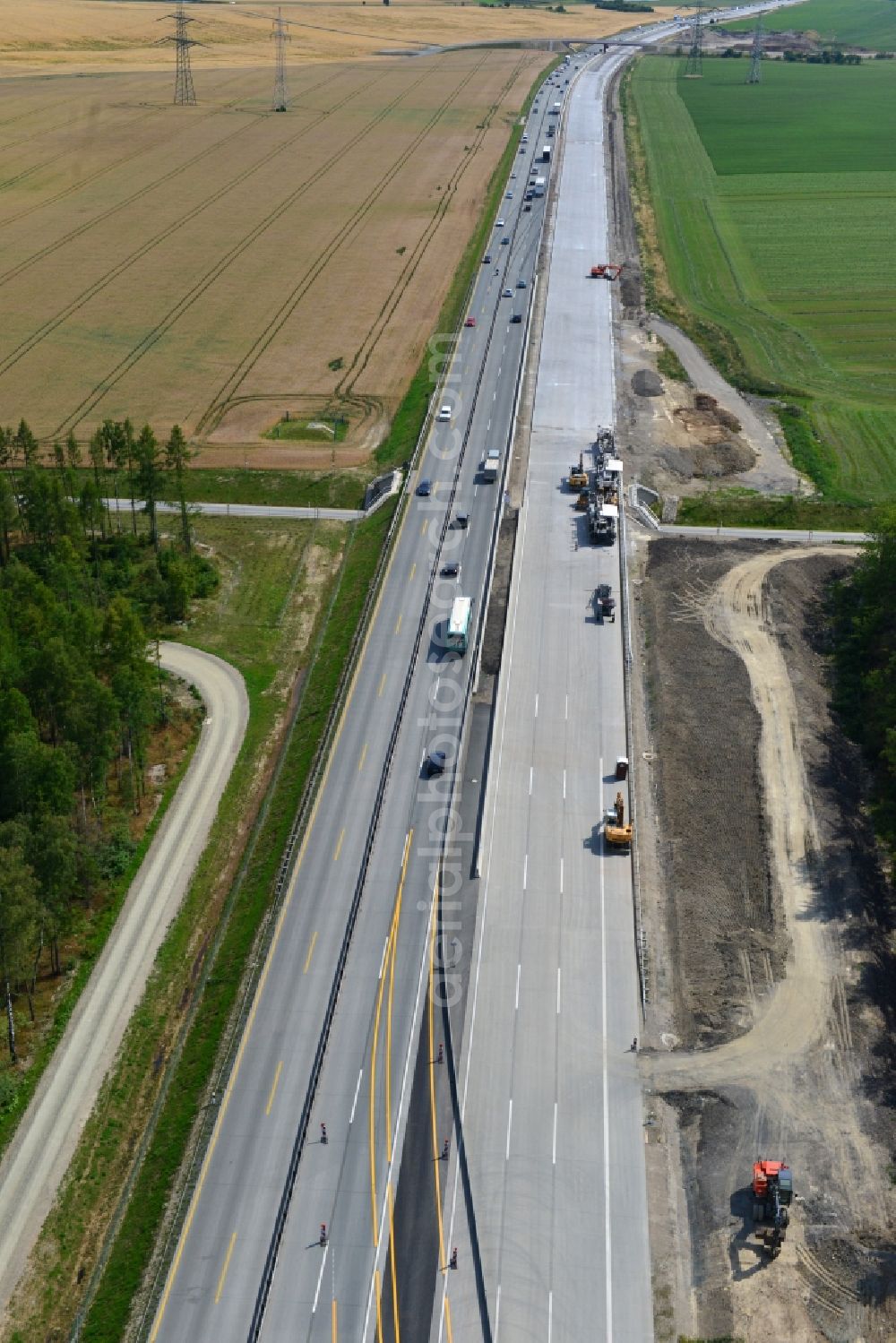 Aerial photograph Pörmitz - Buildings and route of the motorway A9 motorway with four lanes now. Currently, reconstruction, expansion and new construction work is underway for the six-lane expansion of Highway 9 near Poermitz by Wayss & Freytag Ingenieurbau and EUROVIA VINCI in Thuringia