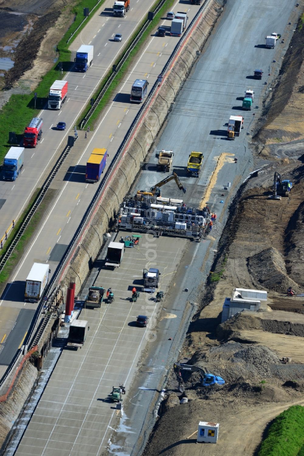 Aerial photograph Schleiz - Buildings and route of the motorway A9 motorway with four lanes now. Currently, reconstruction, expansion and new construction work is underway for the six-lane expansion of Highway 9 between Triptis and Schleiz by Wayss & Freytag Ingenieurbau and EUROVIA VINCI in Thuringia