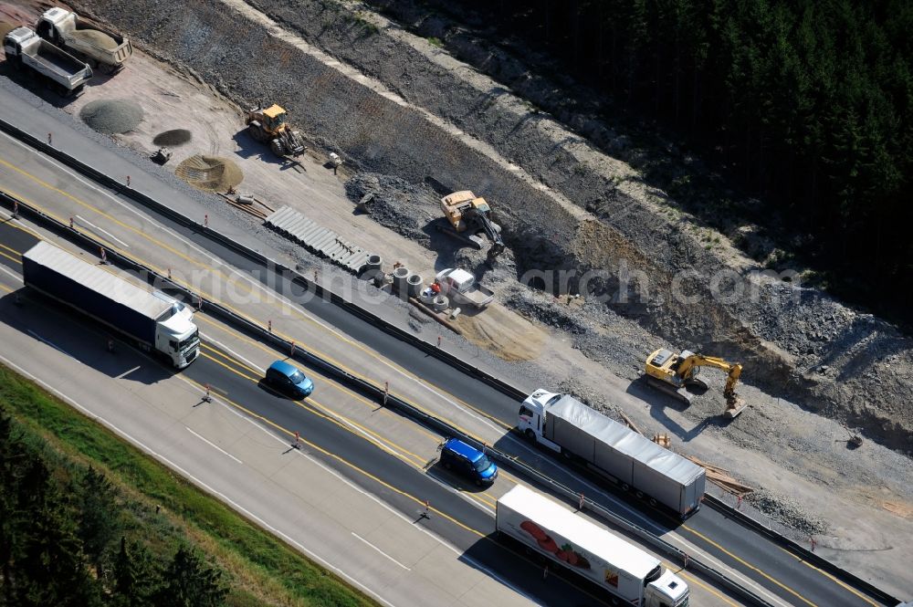 Aerial image Wüstenwetzdorf - Buildings and route of the motorway A9 motorway with four lanes now. Currently, reconstruction, expansion and new construction work is underway for the six-lane expansion of Highway 9 between Triptis and Schleiz by Wayss & Freytag Ingenieurbau and EUROVIA VINCI in Thuringia