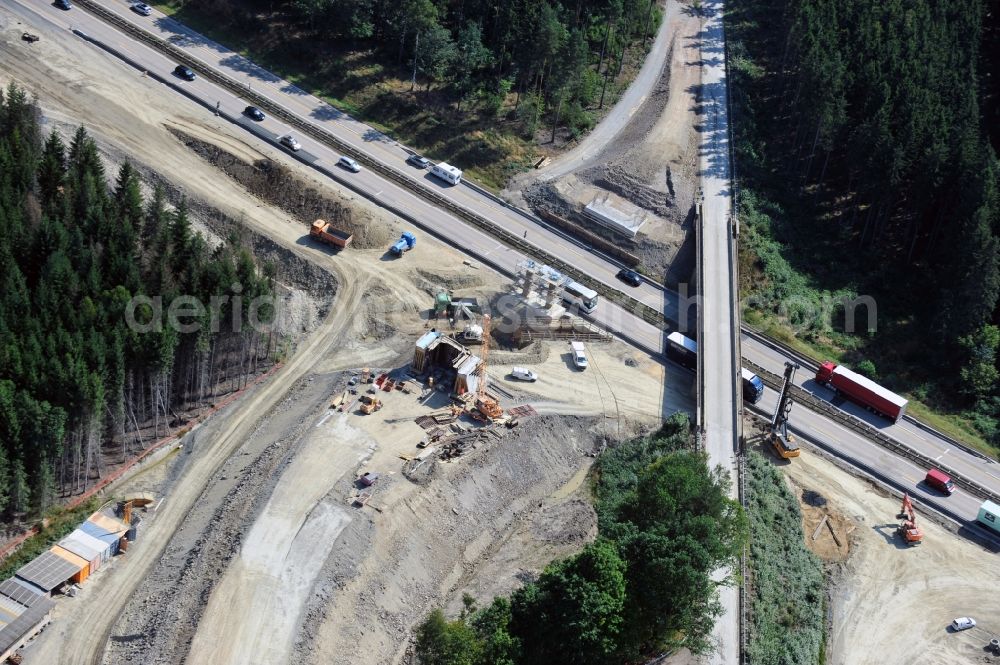 Aerial image Wüstenwetzdorf - Buildings and route of the motorway A9 motorway with four lanes now. Currently, reconstruction, expansion and new construction work is underway for the six-lane expansion of Highway 9 between Triptis and Schleiz by Wayss & Freytag Ingenieurbau and EUROVIA VINCI in Thuringia