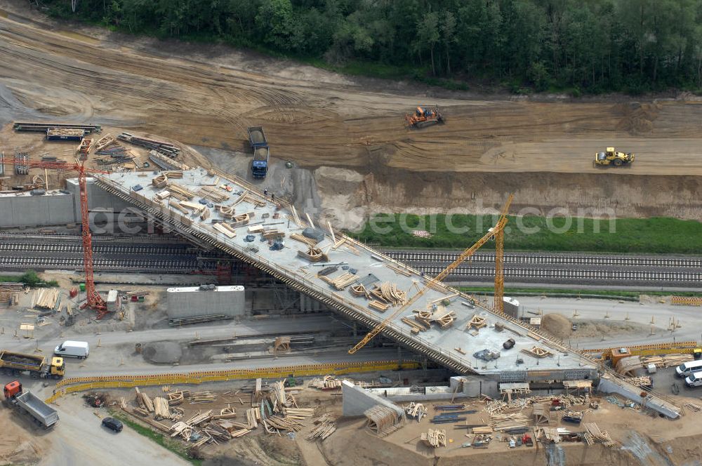 Braunschweig from above - Blick auf den Um- und Ausbau des Autobahndreieck Braunschweig-Südwest an der Autobahn A29 / A 391. Der EUROVIA Baukonzern errichtet hier einige Brückenneubauten. Bauherr ist die Niedersächsische Landesbehörde für Straßenbau und Verkehr. View of the implementation and expansion of the motorway junction Braunschweig-southwest along the highway A29 / A 395th The construction company built EUROVIA here are some new bridges. Owner is the Lower Saxony state authorities for road construction and transport.