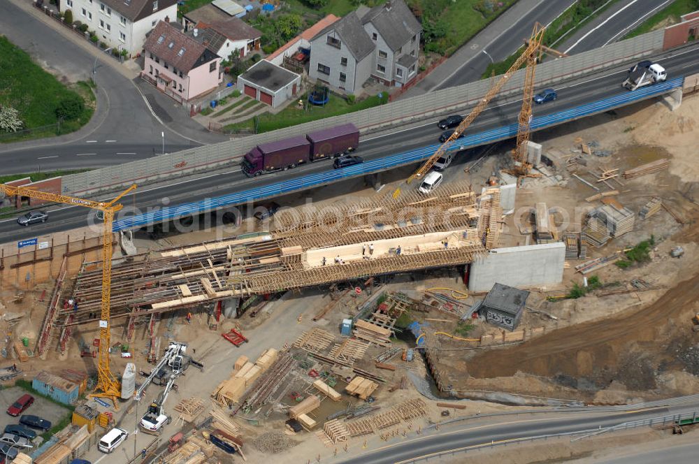 Braunschweig from above - Blick auf den Um- und Ausbau des Autobahndreieck Braunschweig-Südwest an der Autobahn A29 / A 391. Der EUROVIA Baukonzern errichtet hier einige Brückenneubauten. Bauherr ist die Niedersächsische Landesbehörde für Straßenbau und Verkehr. View of the implementation and expansion of the motorway junction Braunschweig-southwest along the highway A29 / A 395th The construction company built EUROVIA here are some new bridges. Owner is the Lower Saxony state authorities for road construction and transport.