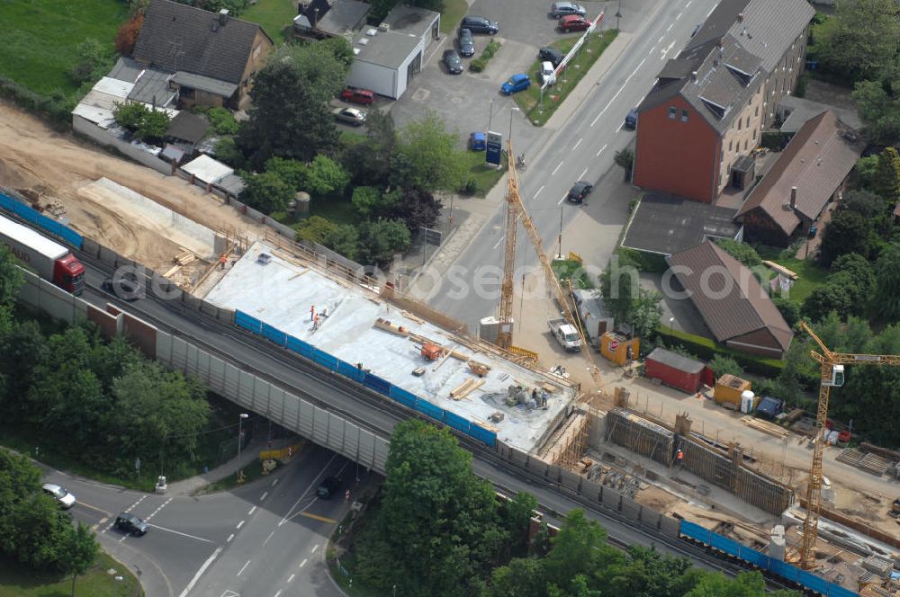 Braunschweig from above - Blick auf den Um- und Ausbau des Autobahndreieck Braunschweig-Südwest an der Autobahn A29 / A 391. Der EUROVIA Baukonzern errichtet hier einige Brückenneubauten. Bauherr ist die Niedersächsische Landesbehörde für Straßenbau und Verkehr. View of the implementation and expansion of the motorway junction Braunschweig-southwest along the highway A29 / A 395th The construction company built EUROVIA here are some new bridges. Owner is the Lower Saxony state authorities for road construction and transport.