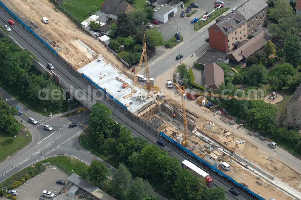 Braunschweig from the bird's eye view: Blick auf den Um- und Ausbau des Autobahndreieck Braunschweig-Südwest an der Autobahn A29 / A 391. Der EUROVIA Baukonzern errichtet hier einige Brückenneubauten. Bauherr ist die Niedersächsische Landesbehörde für Straßenbau und Verkehr. View of the implementation and expansion of the motorway junction Braunschweig-southwest along the highway A29 / A 395th The construction company built EUROVIA here are some new bridges. Owner is the Lower Saxony state authorities for road construction and transport.