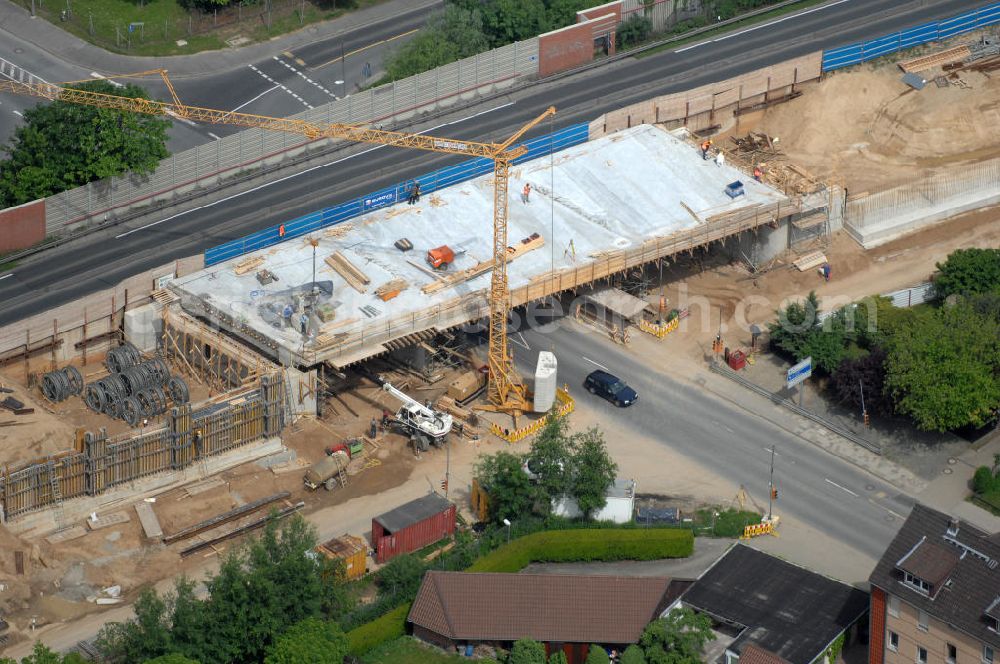 Braunschweig from above - Blick auf den Um- und Ausbau des Autobahndreieck Braunschweig-Südwest an der Autobahn A29 / A 391. Der EUROVIA Baukonzern errichtet hier einige Brückenneubauten. Bauherr ist die Niedersächsische Landesbehörde für Straßenbau und Verkehr. View of the implementation and expansion of the motorway junction Braunschweig-southwest along the highway A29 / A 395th The construction company built EUROVIA here are some new bridges. Owner is the Lower Saxony state authorities for road construction and transport.