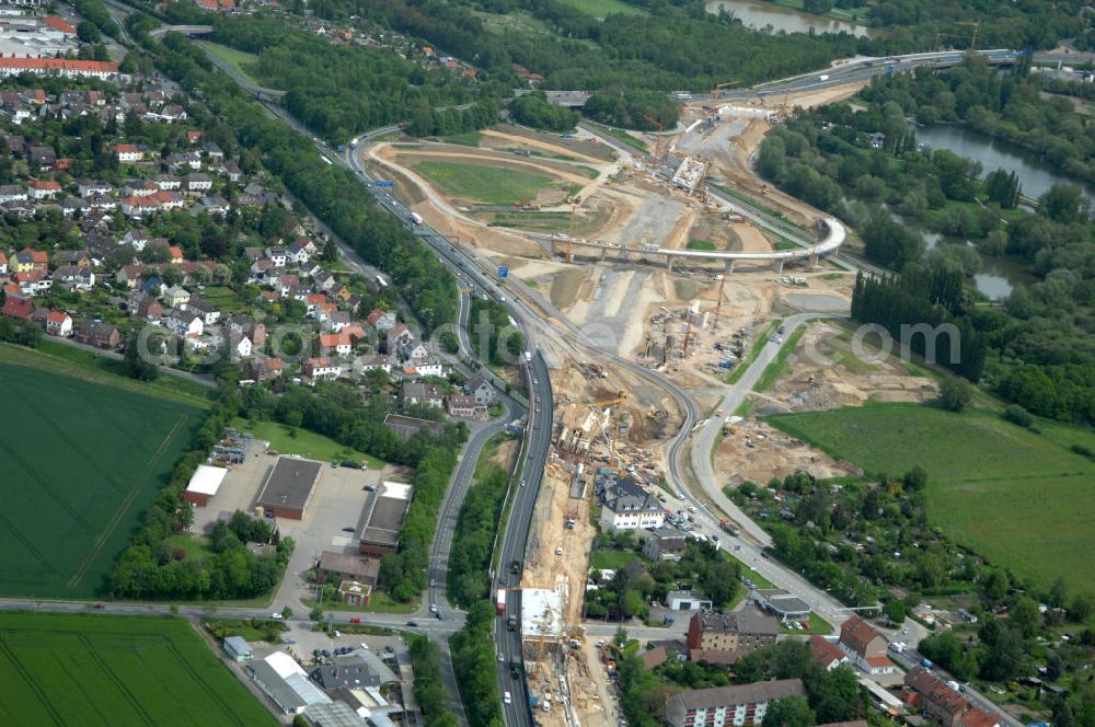 Aerial photograph Braunschweig - Blick auf den Um- und Ausbau des Autobahndreieck Braunschweig-Südwest an der Autobahn A29 / A 391. Der EUROVIA Baukonzern errichtet hier einige Brückenneubauten. Bauherr ist die Niedersächsische Landesbehörde für Straßenbau und Verkehr. View of the implementation and expansion of the motorway junction Braunschweig-southwest along the highway A29 / A 395th The construction company built EUROVIA here are some new bridges. Owner is the Lower Saxony state authorities for road construction and transport.