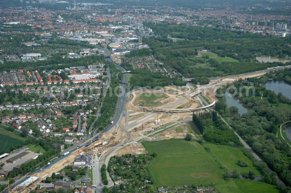 Braunschweig from the bird's eye view: Blick auf den Um- und Ausbau des Autobahndreieck Braunschweig-Südwest an der Autobahn A29 / A 391. Der EUROVIA Baukonzern errichtet hier einige Brückenneubauten. Bauherr ist die Niedersächsische Landesbehörde für Straßenbau und Verkehr. View of the implementation and expansion of the motorway junction Braunschweig-southwest along the highway A29 / A 395th The construction company built EUROVIA here are some new bridges. Owner is the Lower Saxony state authorities for road construction and transport.