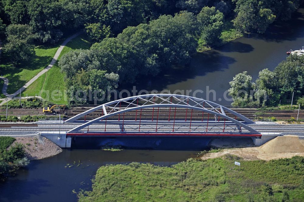 Aerial image Dessau-Roßlau - Blick auf verschiedene Brückenbauwerke an der Baustelle zum Ausbau der B184 zwischen Dessau und Roßlau in Sachsen-Anhalt. Die B184 wird aufgrund des gestiegenen Verkehrsaufkommens zwischen 2006 und 2009 als vierstreifige Bundesstraße (RQ 20) über den Verlauf der Elbe hinweg ausgebaut. Bauherr ist der Landesbetrieb Bau Sachsen-Anhalt, die Projektleitung liegt bei SCHÜßLER - PLAN Berlin.View of different bridge structures on the site for the expansion of the B184 between Dessau and Roßlau in Saxony-Anhalt.