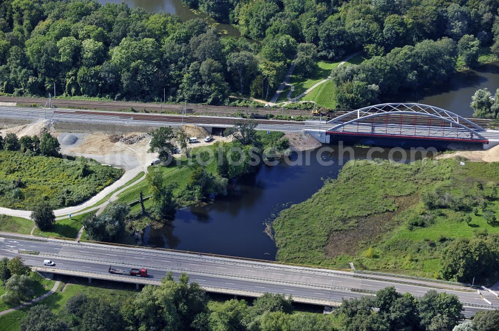 Aerial photograph Dessau-Roßlau - Blick auf verschiedene Brückenbauwerke an der Baustelle zum Ausbau der B184 zwischen Dessau und Roßlau in Sachsen-Anhalt. Die B184 wird aufgrund des gestiegenen Verkehrsaufkommens zwischen 2006 und 2009 als vierstreifige Bundesstraße (RQ 20) über den Verlauf der Elbe hinweg ausgebaut. Bauherr ist der Landesbetrieb Bau Sachsen-Anhalt, die Projektleitung liegt bei SCHÜßLER - PLAN Berlin.View of different bridge structures on the site for the expansion of the B184 between Dessau and Roßlau in Saxony-Anhalt.