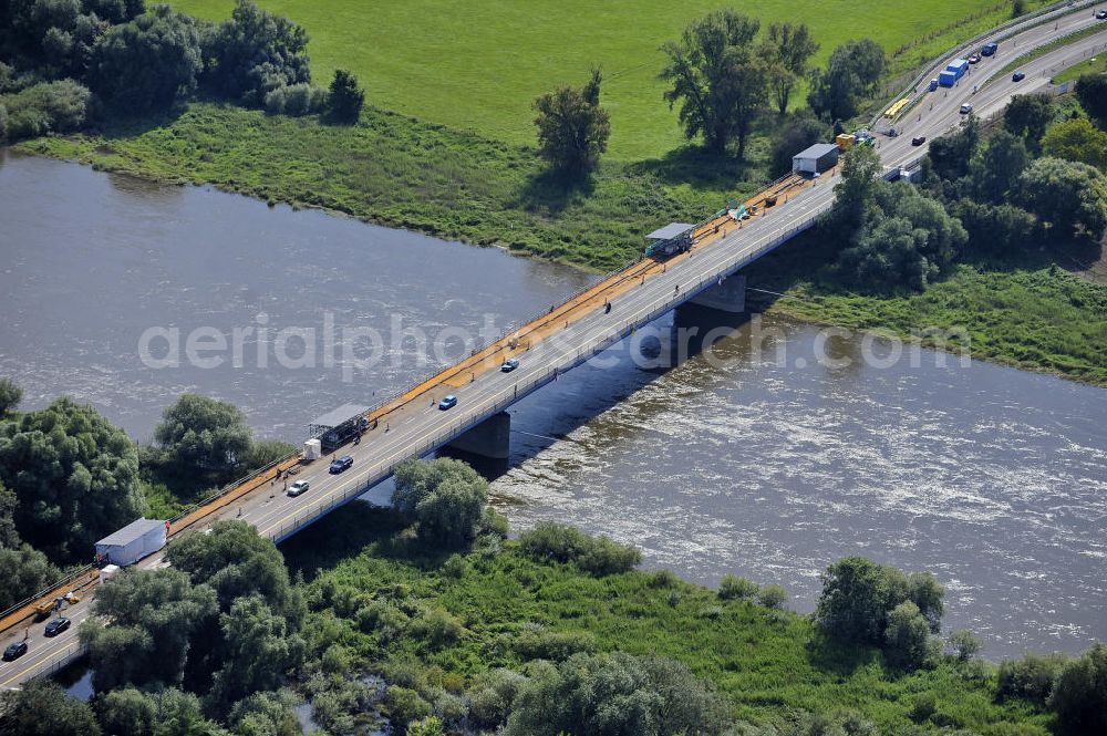 Aerial image Dessau-Roßlau - Blick auf verschiedene Brückenbauwerke an der Baustelle zum Ausbau der B184 zwischen Dessau und Roßlau in Sachsen-Anhalt. Die B184 wird aufgrund des gestiegenen Verkehrsaufkommens zwischen 2006 und 2009 als vierstreifige Bundesstraße (RQ 20) über den Verlauf der Elbe hinweg ausgebaut. Bauherr ist der Landesbetrieb Bau Sachsen-Anhalt, die Projektleitung liegt bei SCHÜßLER - PLAN Berlin.View of different bridge structures on the site for the expansion of the B184 between Dessau and Roßlau in Saxony-Anhalt.