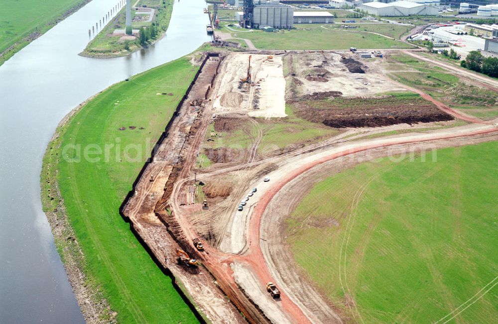 Magdeburg / Sachsen-Anhalt from the bird's eye view: Ausbau des Binenhafens Magdeburg im Zuge von Ausgleichs- und Ersatzmaßnahmen am Wasserstraßenkreuz Magdeburg / Elbe-Havel-Kanal. Ein Projekt des Wasserstraßenneubauamtes Magdeburg