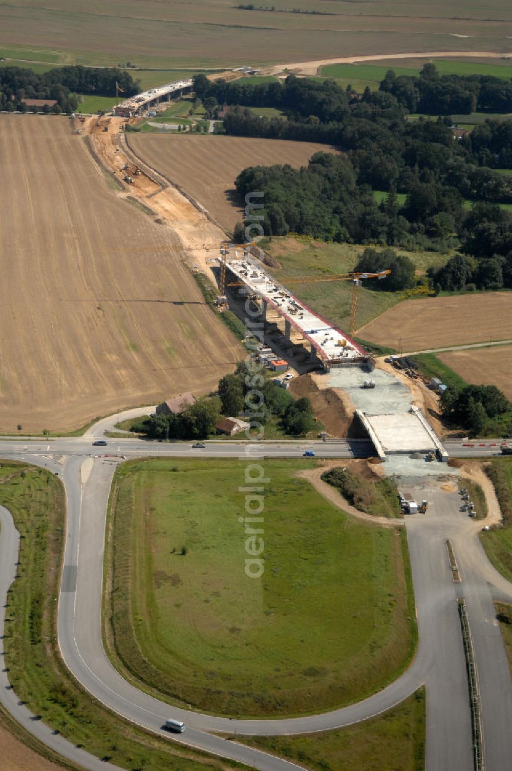 Löbau from above - Blick auf den Ausbau der B 178 an der Ortsumfahrung Löbau im Landkreis Görlitz in Sachsen. Im Zuge des Bauvorhabens B 178 Neuverlegung zwischen der BAB A 4 und der Bundesgrenze D / PL errichtet die Hentschke Bau GmbH die Neubaustrecke der B 178. Kontakt: Hentschke Bau GmbH, Tel. +49 (0) 359 167 030,