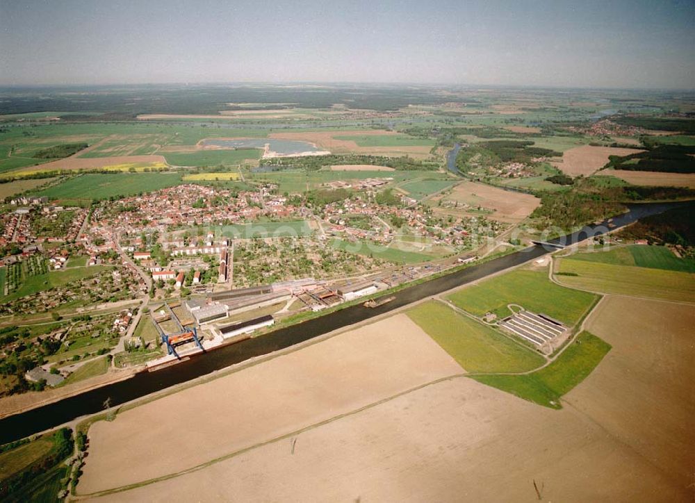 Niegripp / Sachsen-Anhalt from the bird's eye view: Ausbau des Elbe-Havel-Kanales bei Niegripp östlich von Hohenwarthe in Sachsen-Anhalt. Ein Projekt des Wasserstraßen-Neubauamt Magdeburg Frau Roskoden, Kleiner Werder 5c, 39114 MAGDEBURG Tel.: 0391-5352168