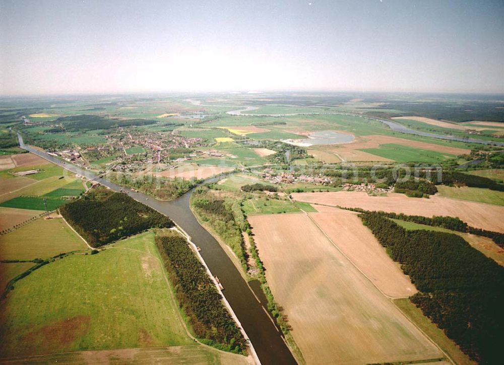 Aerial image Niegripp / Sachsen-Anhalt - Ausbau des Elbe-Havel-Kanales bei Niegripp östlich von Hohenwarthe in Sachsen-Anhalt. Ein Projekt des Wasserstraßen-Neubauamt Magdeburg Frau Roskoden, Kleiner Werder 5c, 39114 MAGDEBURG Tel.: 0391-5352168