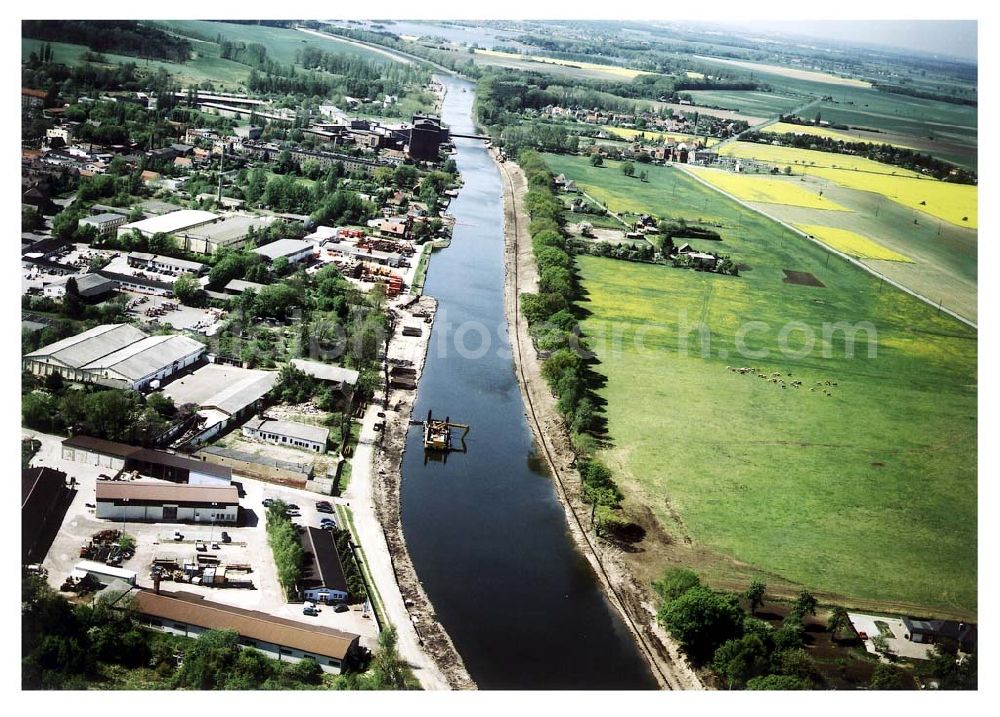 Aerial image Niegripp / Sachsen-Anhalt - Ausbau des Elbe-Havel-Kanales bei Niegripp östlich von Hohenwarthe in Sachsen-Anhalt. Ein Projekt des Wasserstraßen-Neubauamt Magdeburg Frau Roskoden, Kleiner Werder 5c, 39114 MAGDEBURG Tel.: 0391-5352168