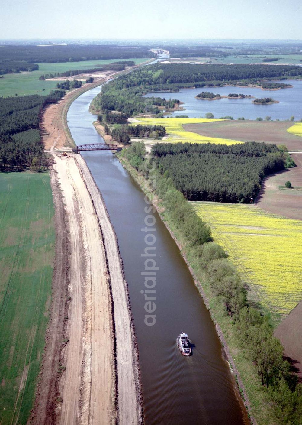 Aerial image Parey / Sachsen-Anhalt - Ausbau des Elbe-Havel-Kanales bei Parey in Sachsen-Anhalt. Ein Projekt des: Wasserstraßen-Neubauamt Magdeburg Frau Roskoden, Kleiner Werder 5c, 39114 MAGDEBURG Tel.: 0391-5352168