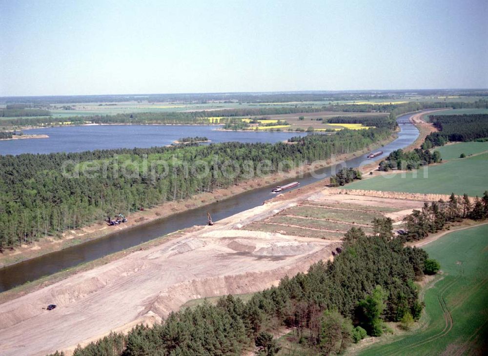 Parey / Sachsen-Anhalt from above - Ausbau des Elbe-Havel-Kanales bei Parey in Sachsen-Anhalt. Ein Projekt des: Wasserstraßen-Neubauamt Magdeburg Frau Roskoden, Kleiner Werder 5c, 39114 MAGDEBURG Tel.: 0391-5352168