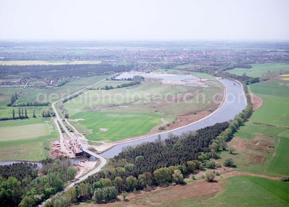 Aerial photograph Burg / Sachsen-Anhalt - Ausbau des Elbe-Havel-Kanales am nördlichen Stadtrand von Burg in Sachsen-Anhalt. Ein Projekt des Wasserstraßen-Neubauamt Magdeburg Frau Roskoden, Kleiner Werder 5c, 39114 MAGDEBURG, Tel.: 0391-5352168