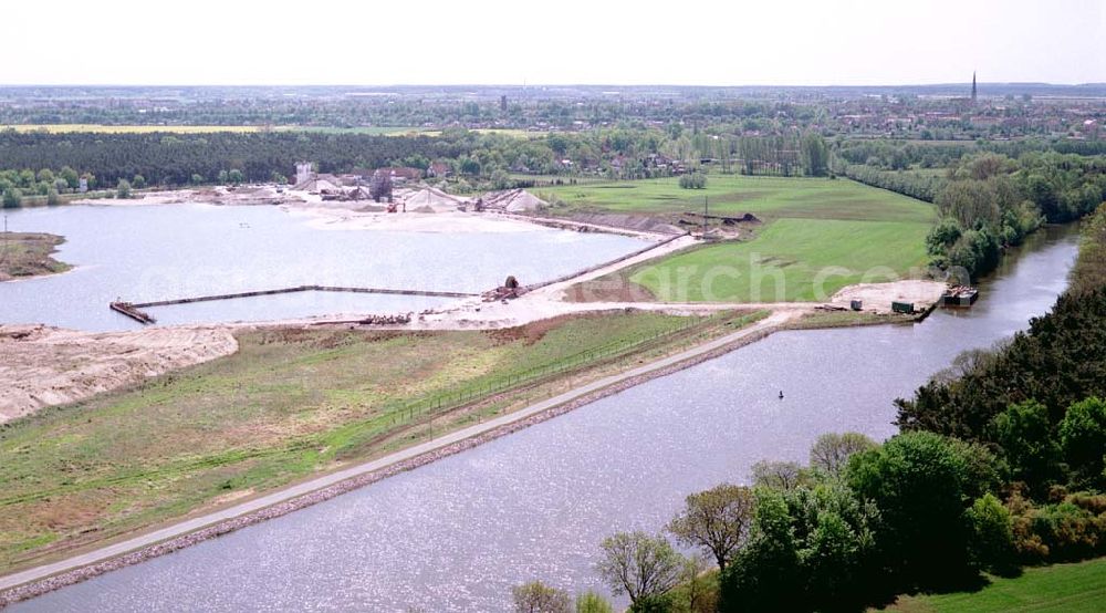 Burg / Sachsen-Anhalt from the bird's eye view: Ausbau des Elbe-Havel-Kanales am nördlichen Stadtrand von Burg in Sachsen-Anhalt. Ein Projekt des Wasserstraßen-Neubauamt Magdeburg Frau Roskoden, Kleiner Werder 5c, 39114 MAGDEBURG, Tel.: 0391-5352168