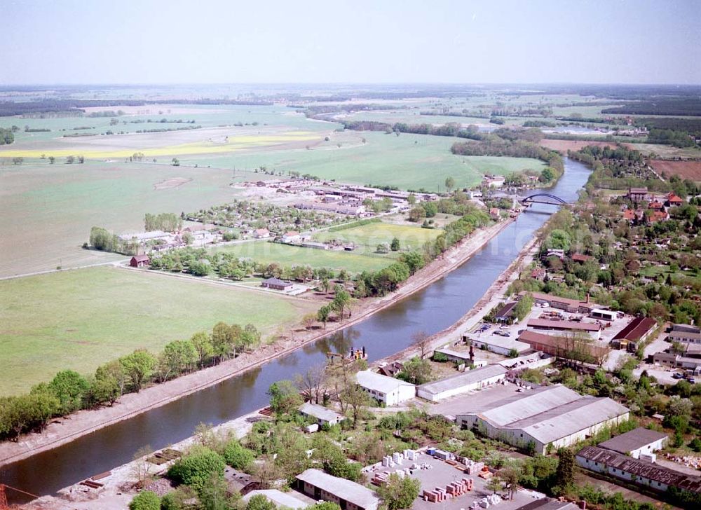 Aerial photograph Burg / Sachsen-Anhalt - Ausbau des Elbe-Havel-Kanales am nördlichen Stadtrand von Burg in Sachsen-Anhalt. Ein Projekt des Wasserstraßen-Neubauamt Magdeburg Frau Roskoden, Kleiner Werder 5c, 39114 MAGDEBURG, Tel.: 0391-5352168