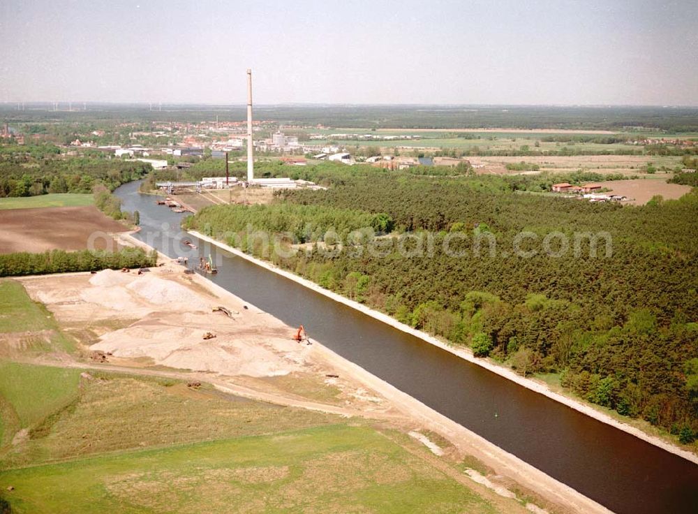 Genthin / Brandenburg from above - Ausbau des Elbe-Havel-Kanales östlich von Genthin in Brandenburg.