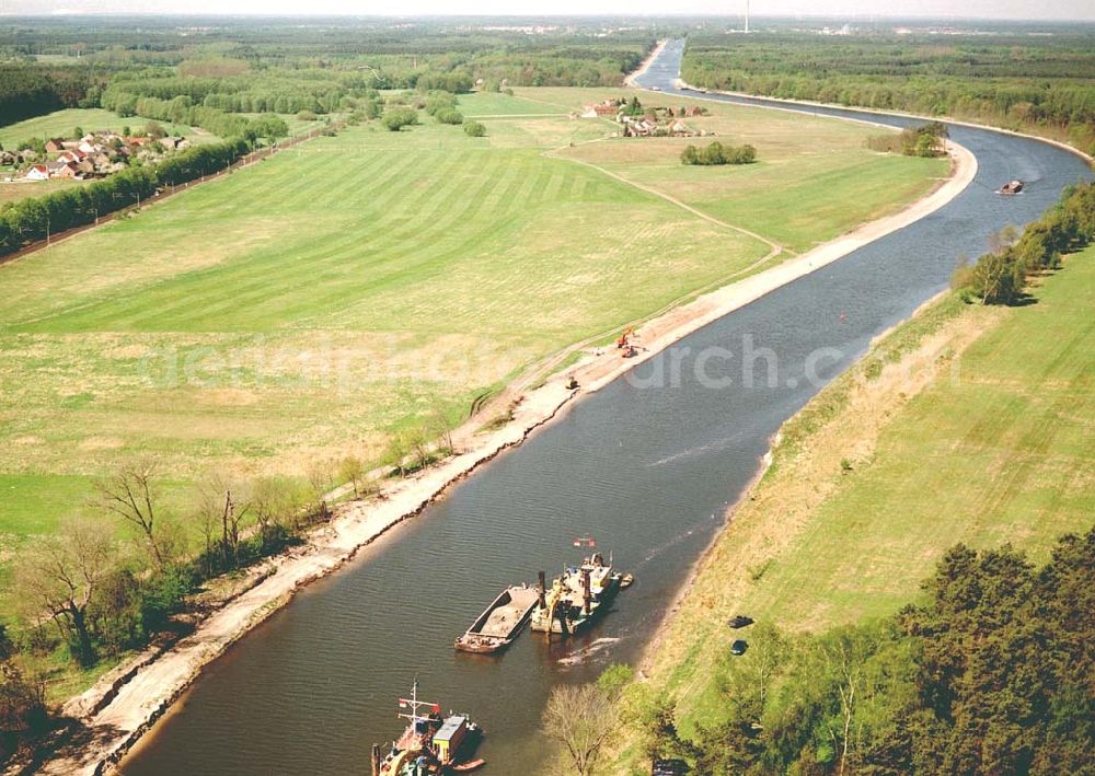 Genthin / Brandenburg from the bird's eye view: Ausbau des Elbe-Havel-Kanales östlich von Genthin in Brandenburg.