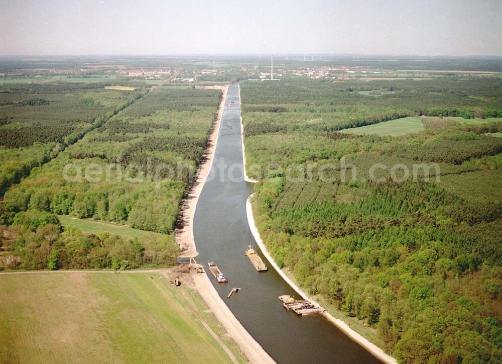 Genthin / Brandenburg from the bird's eye view: Ausbau des Elbe-Havel-Kanales östlich von Genthin in Brandenburg.