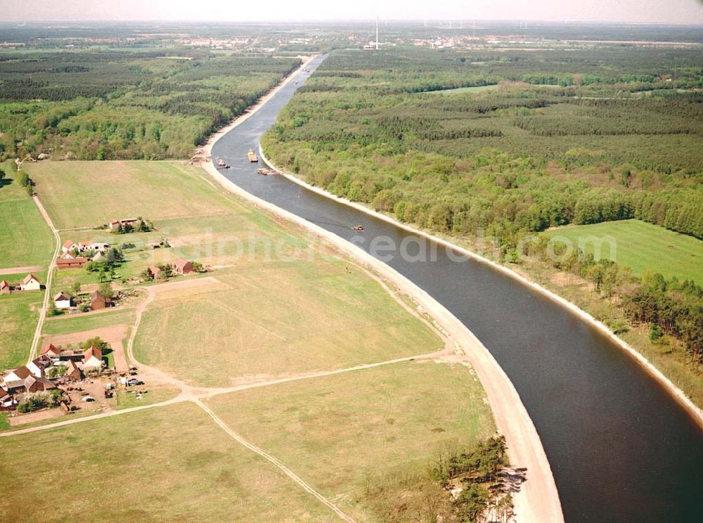 Genthin / Brandenburg from the bird's eye view: Ausbau des Elbe-Havel-Kanales östlich von Genthin in Brandenburg.