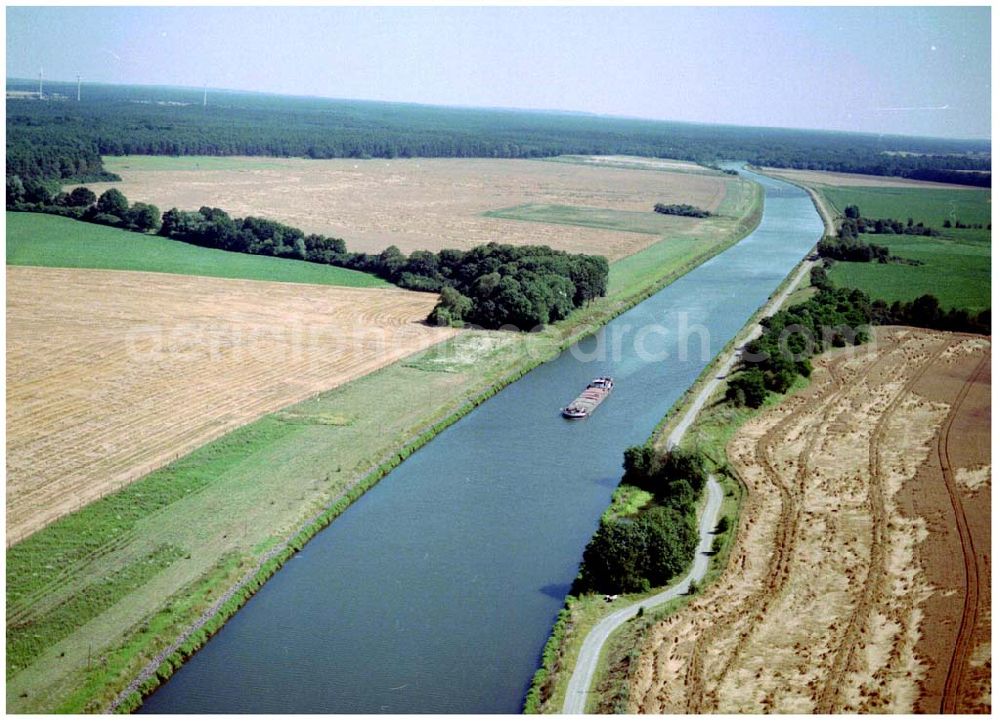 Zerben from the bird's eye view: 30.07.2004, Blick auf den Elbe-Havelkanal zwischen Parey und Zerben