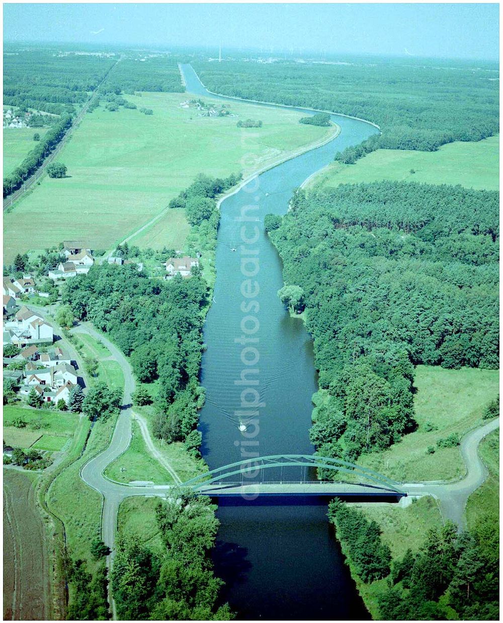 Aerial photograph Genthin - 30.7.2004, Elbe - Havelkanal östlich von Genthin