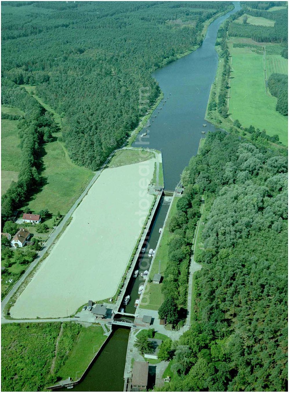 Wusterwitz from above - 30.7.2004, Blick auf die Schleuse in Wusterwitz im Elbe-Havelkanal