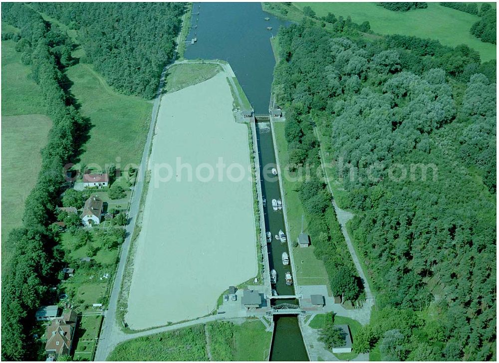 Wusterwitz from the bird's eye view: 30.7.2004, Blick auf die Schleuse in Wusterwitz im Elbe-Havelkanal