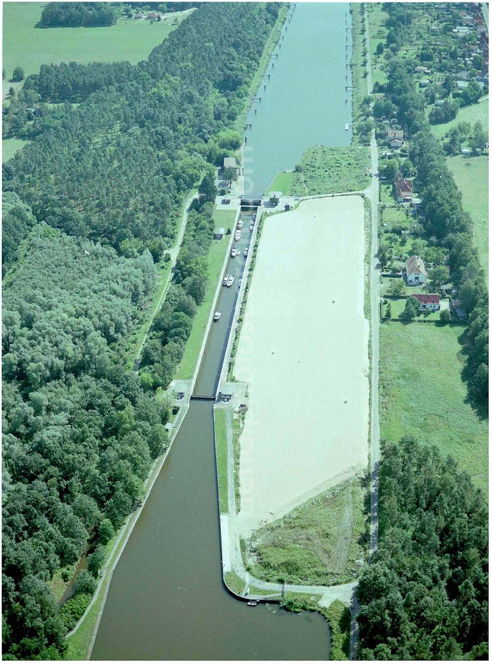 Wusterwitz from above - 30.7.2004, Blick auf die Schleuse in Wusterwitz im Elbe-Havelkanal